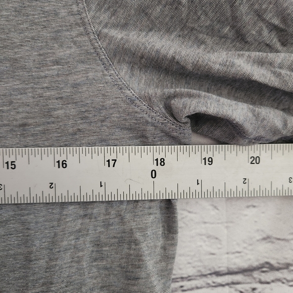 Lululemon Short Sleeve - Picture 2 of 5